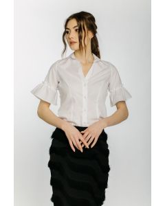 WHITE SLIM FITTED OFFICE BLOUSE WITH SHORT SLEEVES WITH CREASED FRILLS